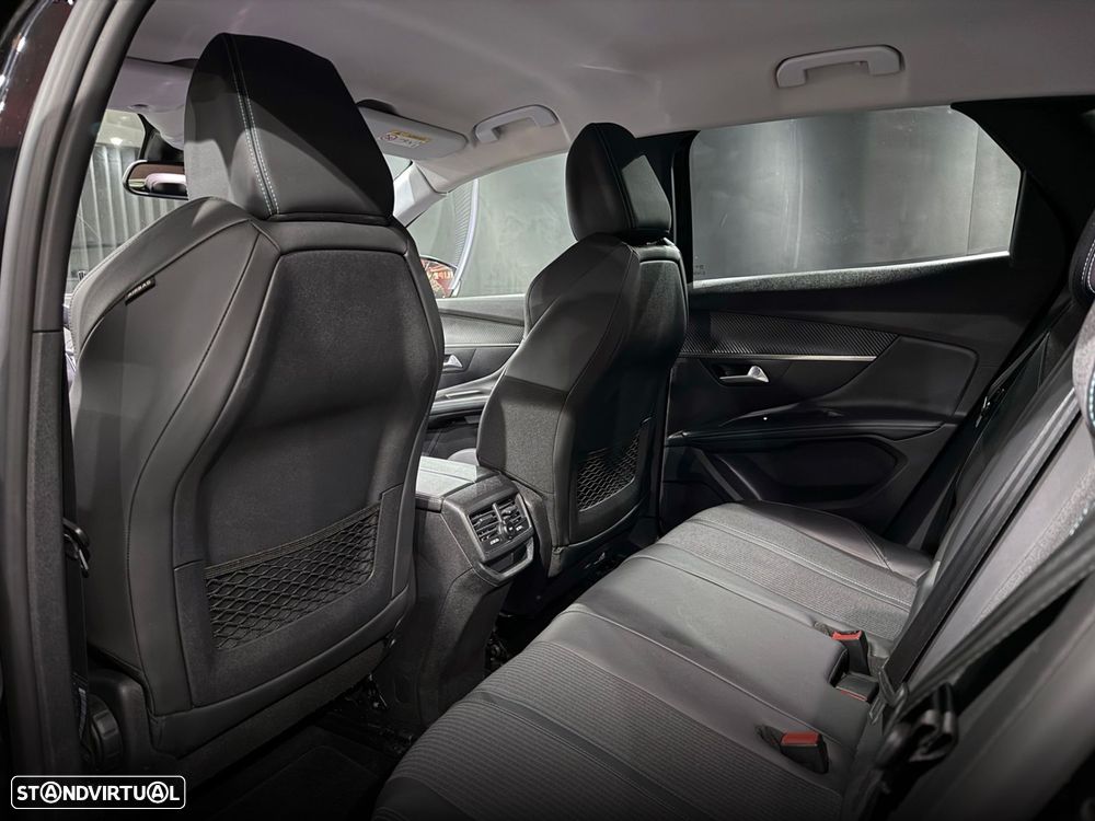 Peugeot 3008 1.2 PureTech Allure EAT8 - 29