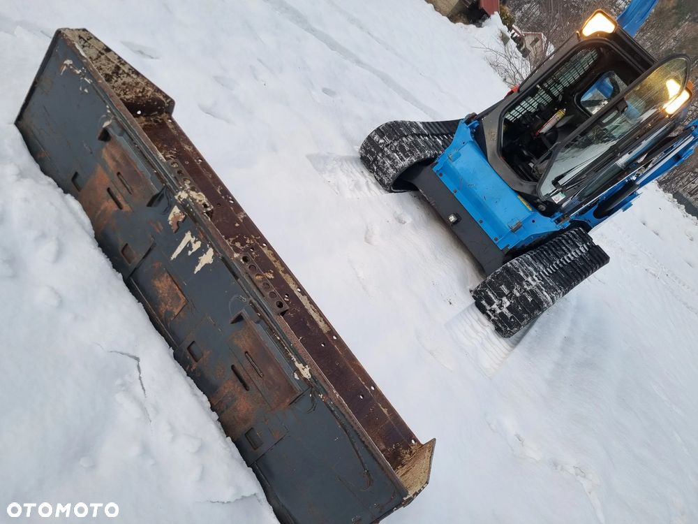 Bobcat T770 Ładowarka Gąsienicowa Udzwig 2,5 tony. Amerykańska potężna Ładowarka 2021rok  654mth z Norwegii! KLIMA! Potężna Moc silnik Turbodoładowany bobcat 100km! Widły łyżka. Linie Hydrauliczne dodatkowe. Aktualna DEKRA 2026r. Podzespoły gąsienice zero zużycia! Cała maszyna sterowana z dżojstika! - 17