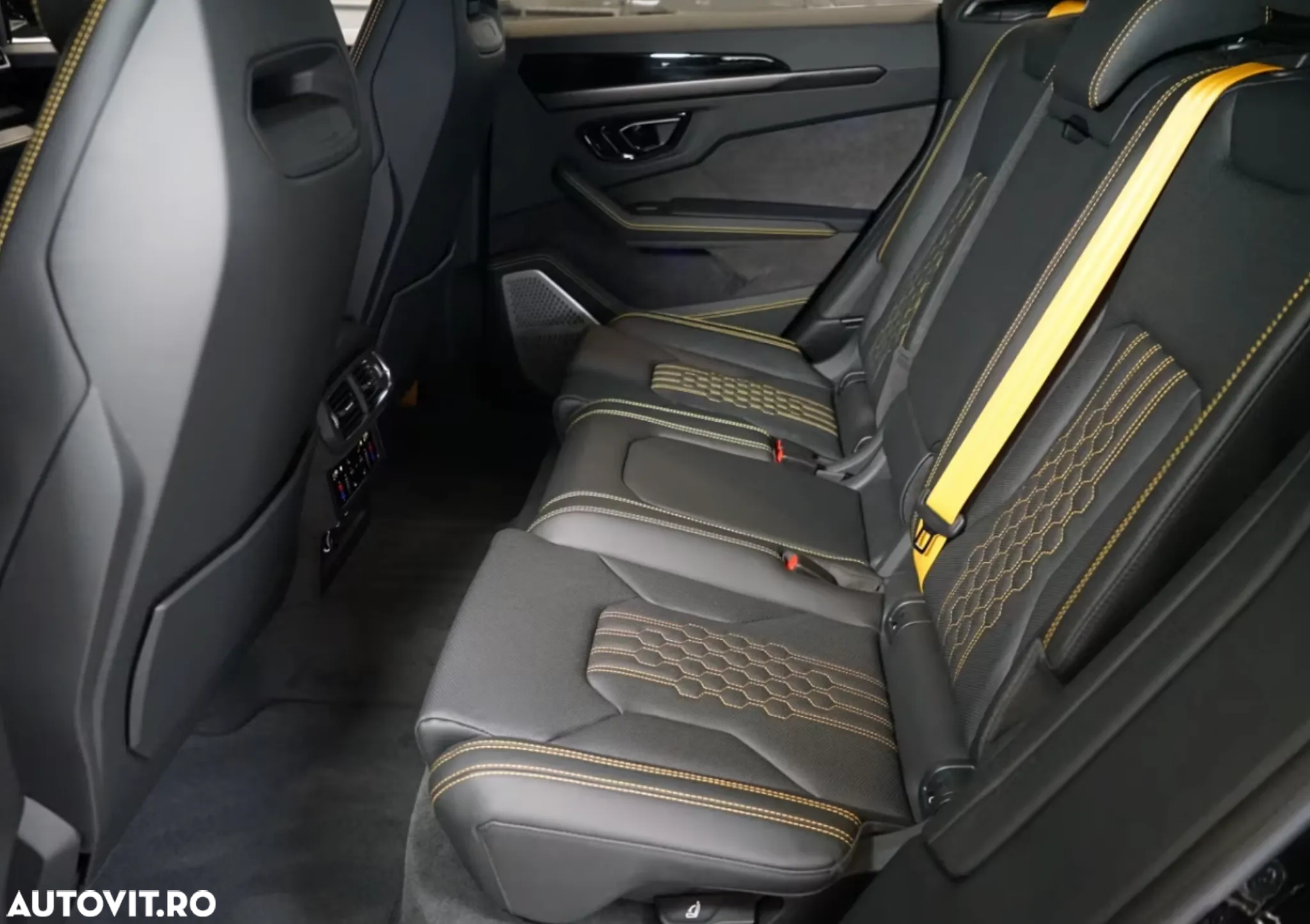 Lamborghini URUS - 9