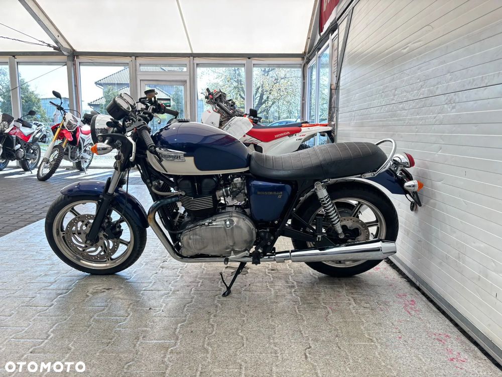 Triumph Bonneville - 11