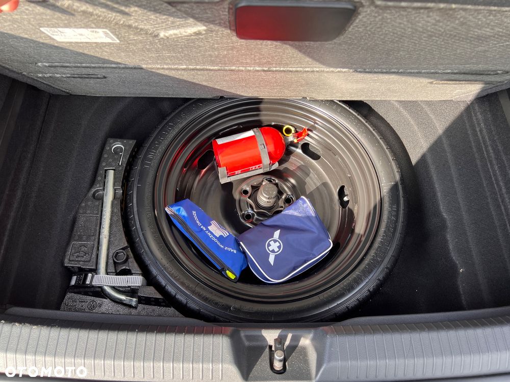 Volkswagen Golf - 32