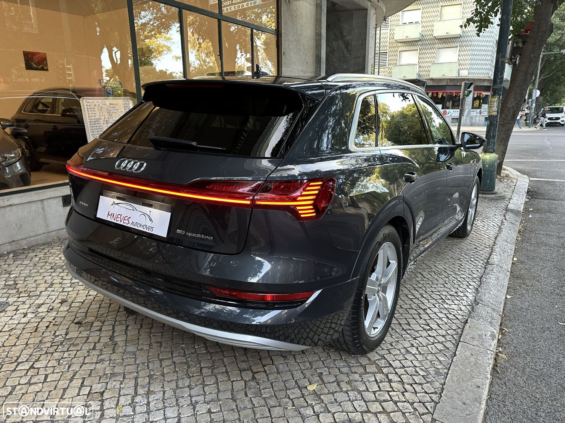Audi e-tron - 11