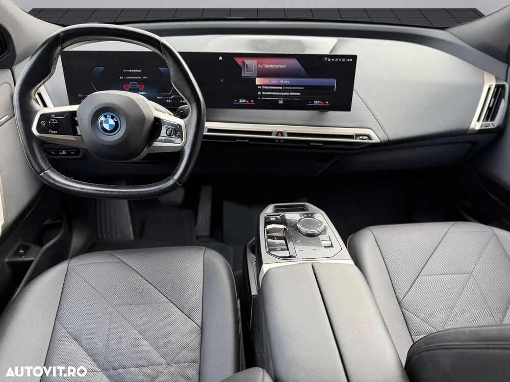 BMW iX xDrive40 - 9