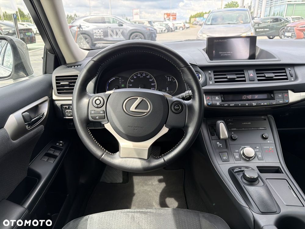 Lexus CT - 12