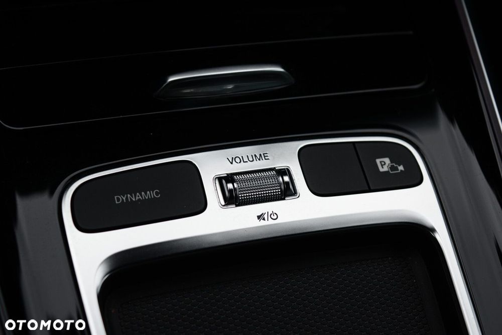 Mercedes-Benz GLB 220 d 4-Matic AMG Line 8G-DCT - 24