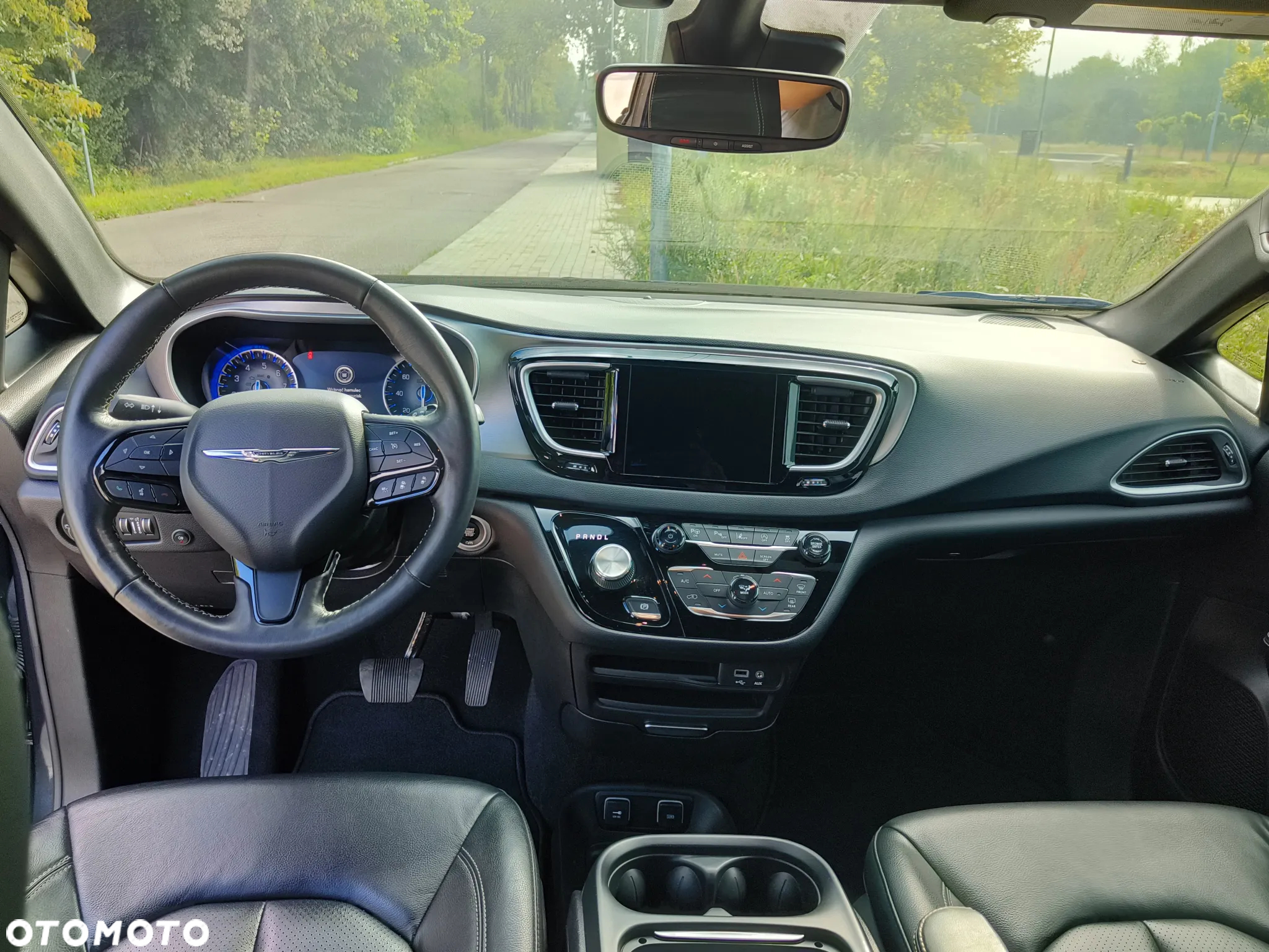 Chrysler Pacifica - 24