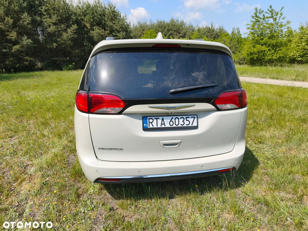Chrysler Pacifica - 11