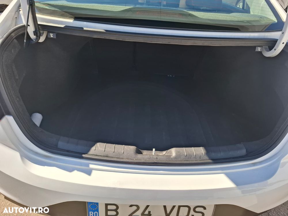 Hyundai Elantra 1.6 MPi Exclusive - 17