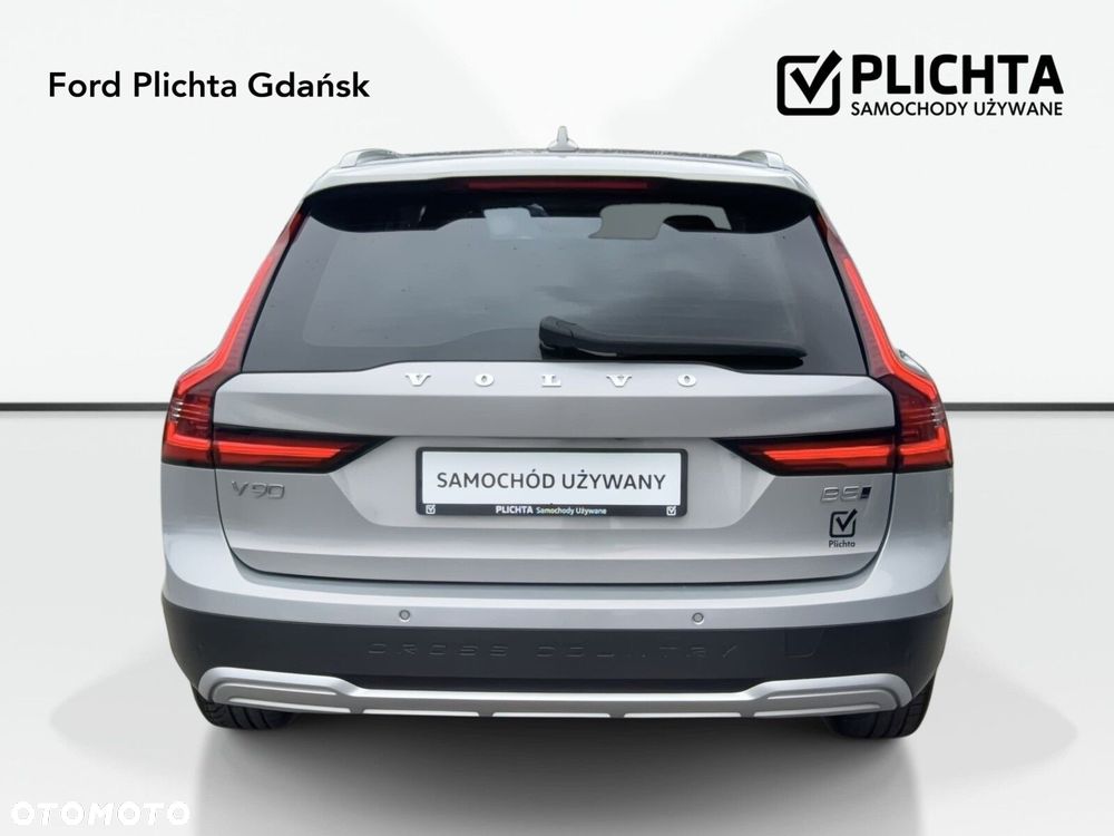 Volvo V90 Cross Country - 6