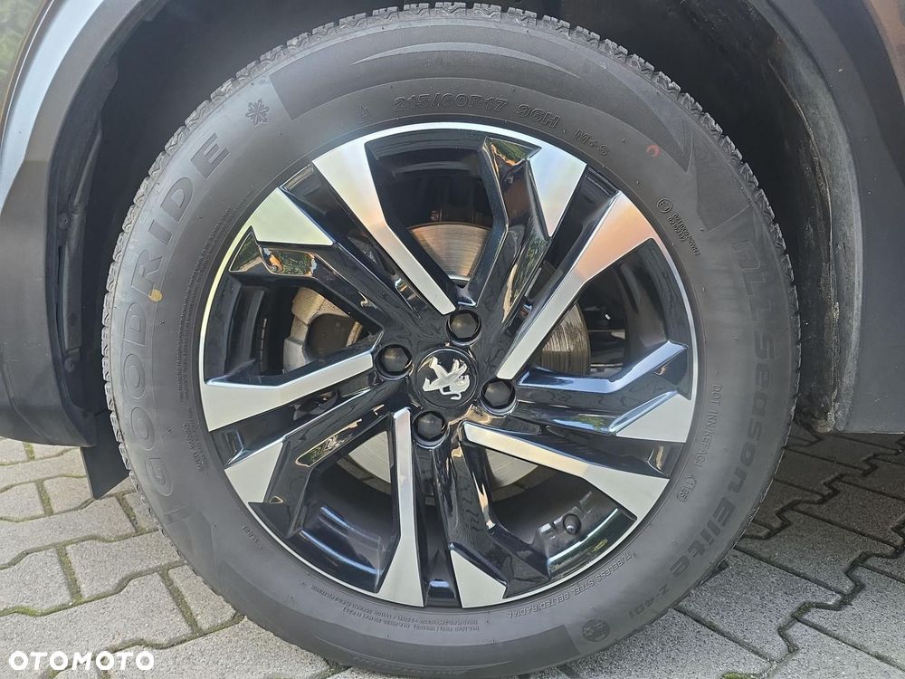 Peugeot 2008 1.5 BlueHDi Allure Pack S&S EAT8 - 9