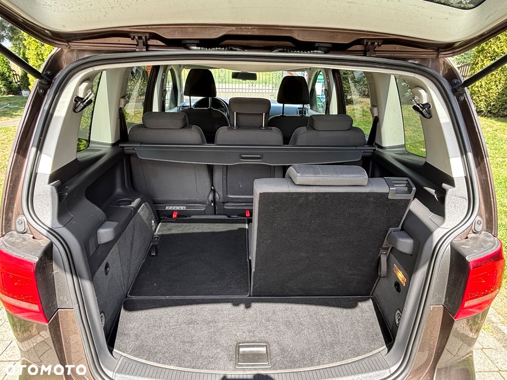 Volkswagen Touran 2.0 TDI DPF BlueMotion Technology Comfortline - 36