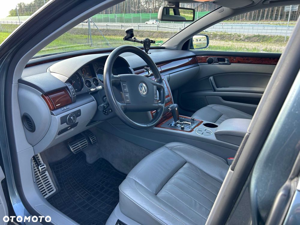 Volkswagen Phaeton - 5