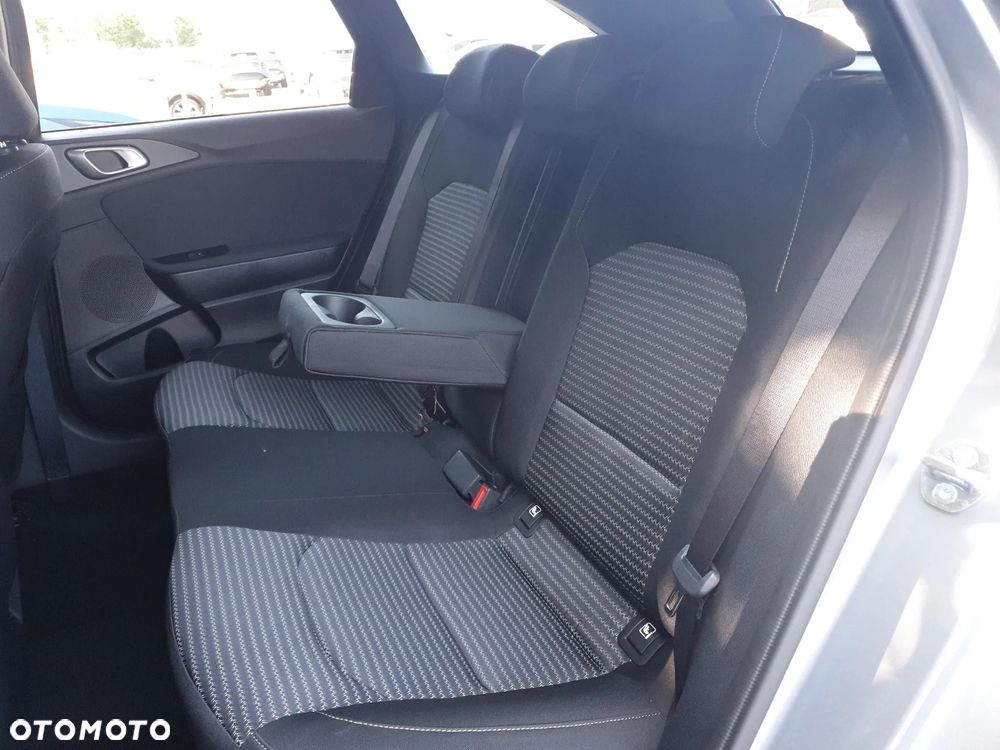 Kia Ceed 1.5 T-GDI M - 16