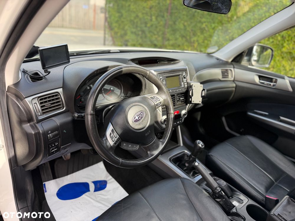 Subaru Forester 2.0X Exclusive - 17