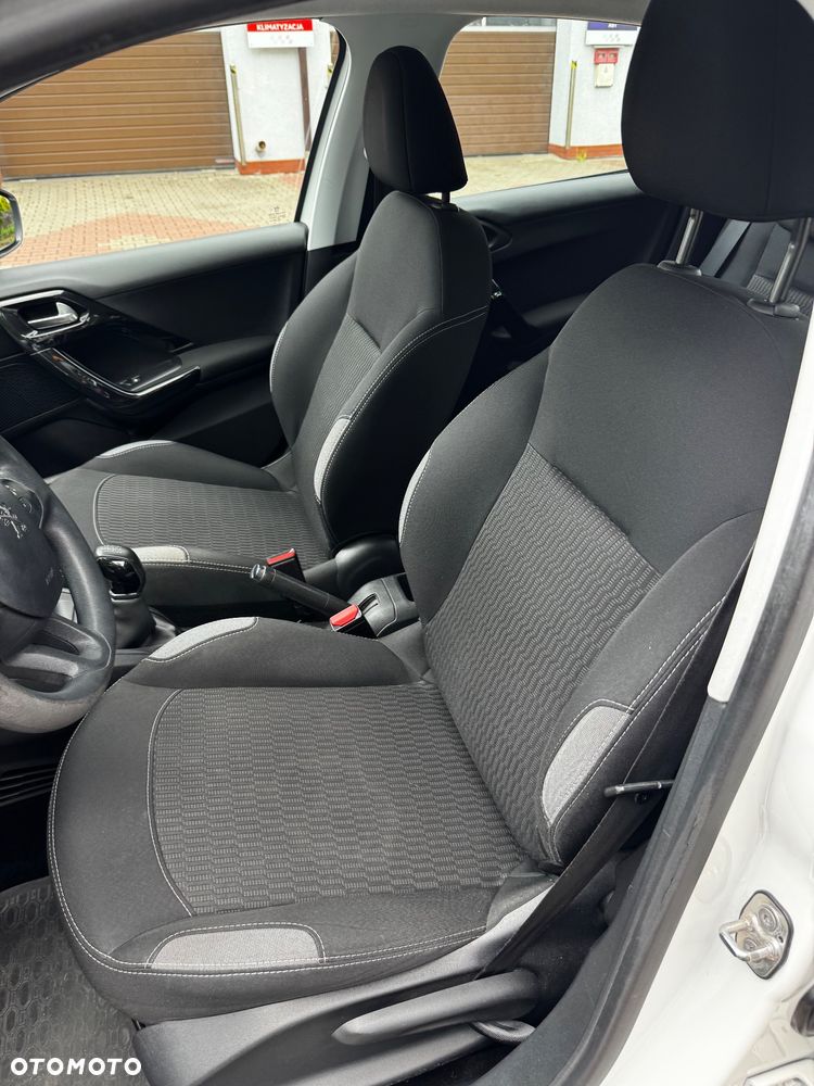 Peugeot 208 82 VTI Allure - 15