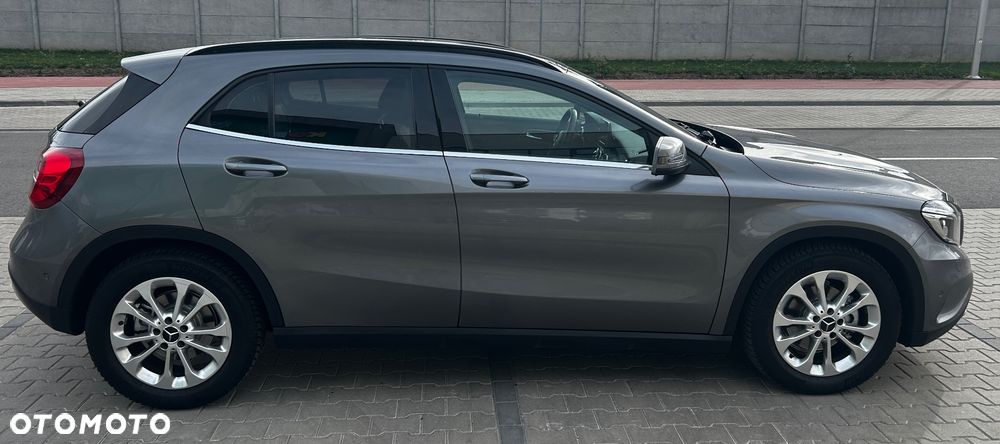 Mercedes-Benz GLA - 2