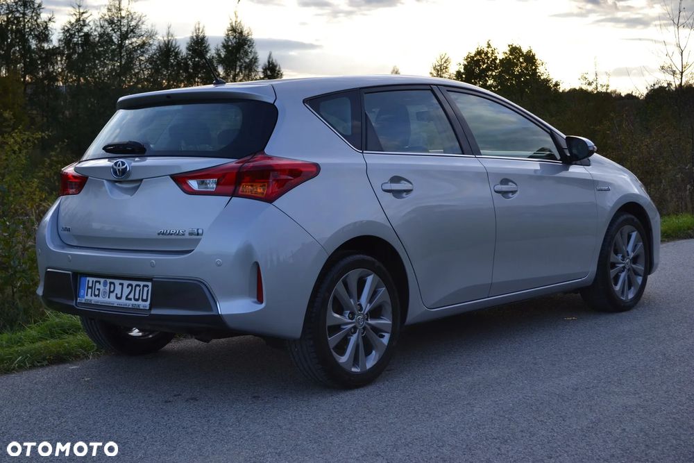 Toyota Auris 1.8 HSD Luna - 10