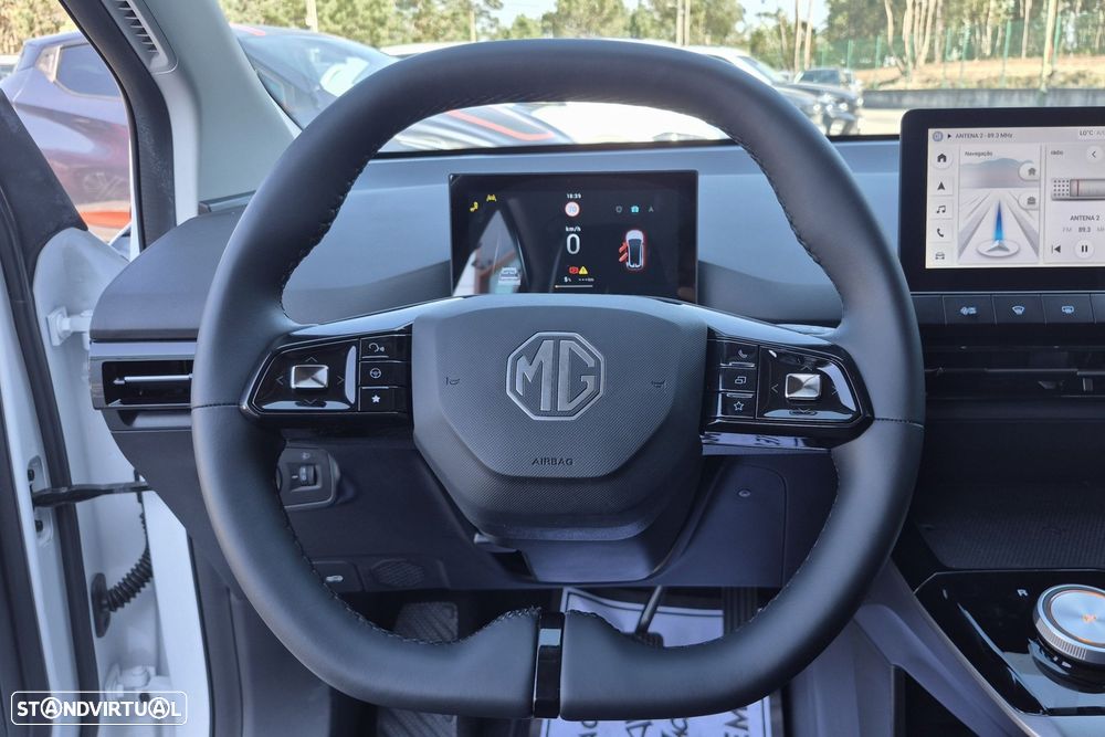 MG MG4 64 kWh Luxury - 9