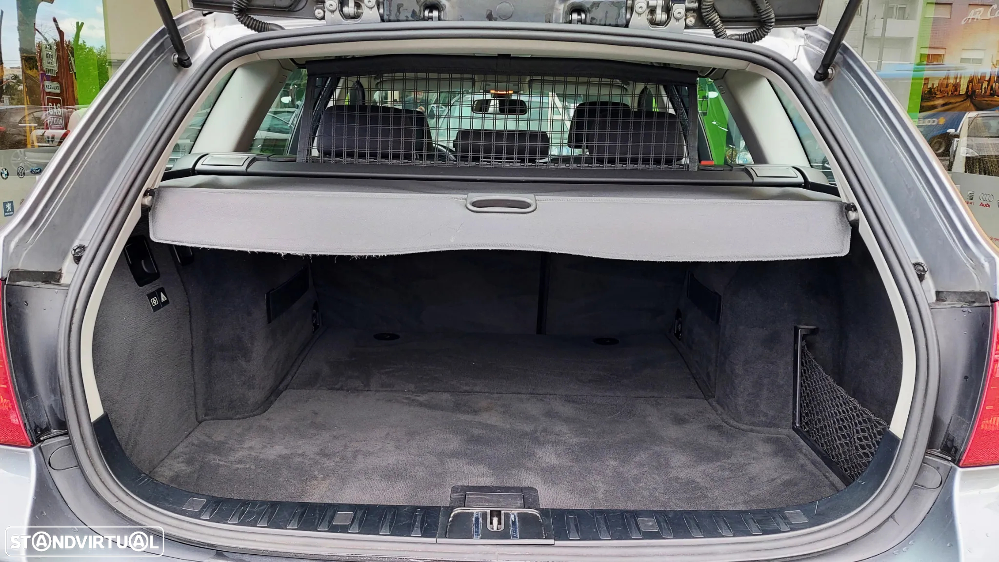 BMW 318 d Touring - 18