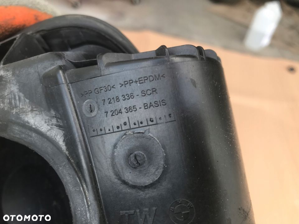 Klapka wlewu paliwa BMW 5 F10 sedan 7218336 kolor Schwarz 2 668 - 10