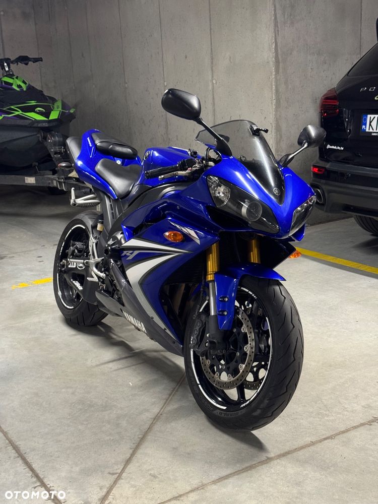 Yamaha R1 - 1
