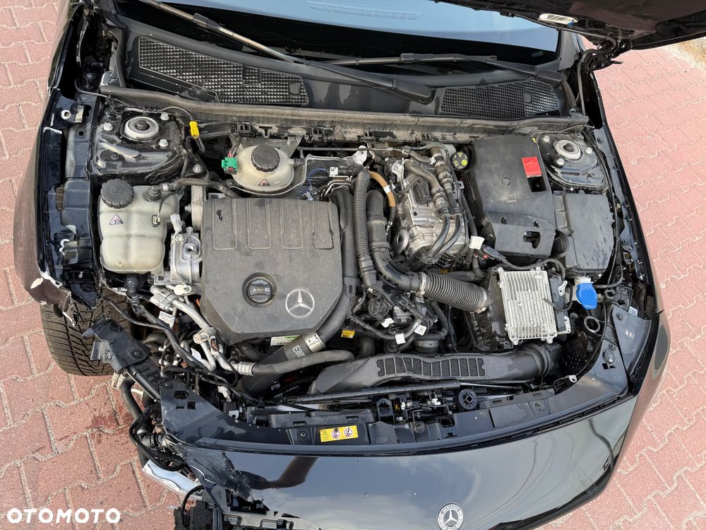 Mercedes-Benz CLA 250 e 8G-DCT AMG Line - 19