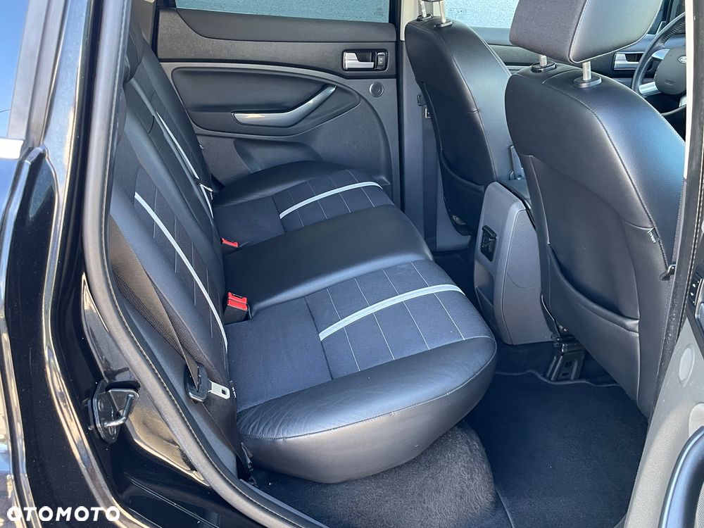 Ford Kuga - 29