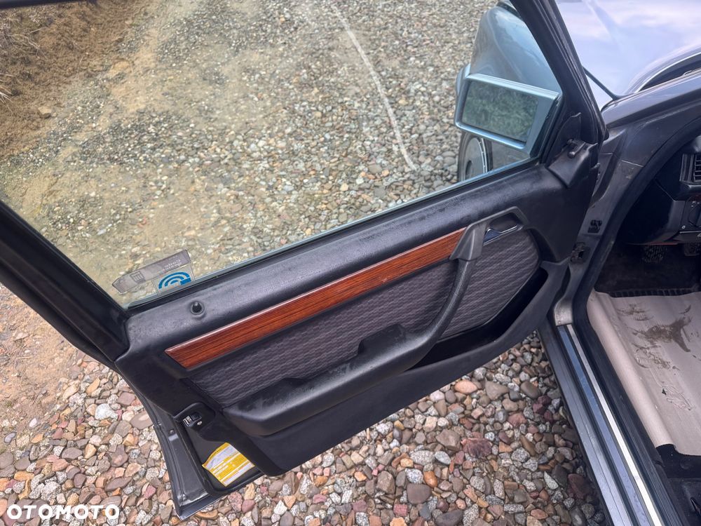 Mercedes-Benz W124 (1984-1993) - 14