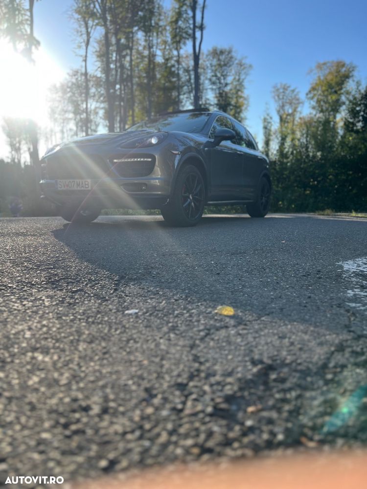 Porsche Cayenne - 8