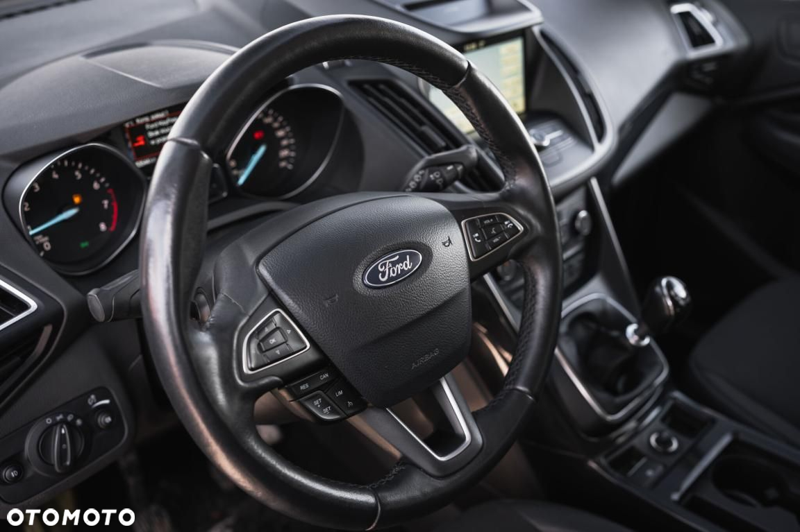 Ford Kuga - 16