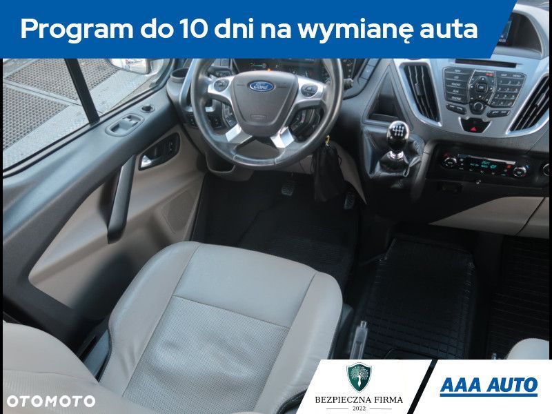 Ford Tourneo Custom - 8