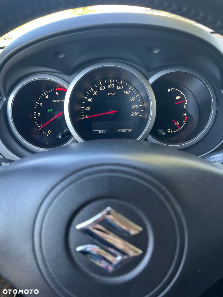 Suzuki Grand Vitara 1.9 DDiS Premium EU5 - 11
