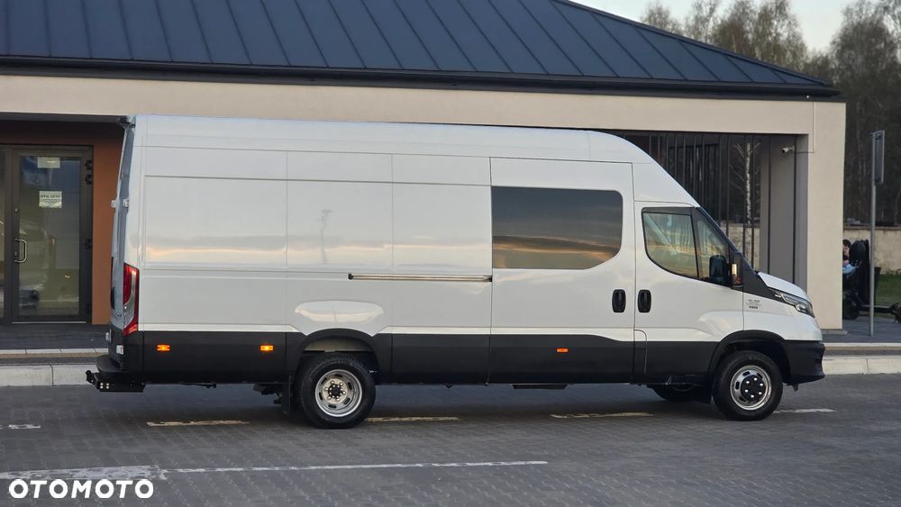 Iveco ❗️❗️DAILY 3.0 180KM MAXI 50C18 L4H3 JAK NOWY ❗️❗️NOWY MODEL / ZABUDOWA VIP 9 OSÓB HAUSER / 3500KG HAK / PIERWSZY WŁASCICIEL / BLASZAK / NAVI / KAMERA COFANIA / ZAWIESZENIE PNEUMATYCZNE AIR-PRO  / KLIMATYZACJA POSTOJOWA / SKRZYNIA MANUALNA / BLIŹNIAKI / TEMPOMAT / WERSJA WZMOCNIONA / FULL OPCJA / SERWIS ASO / SALON POLSKA / 35C15 50C15 35C18❗❗ JAK Z SALONU - NOWY -❗❗ - 17