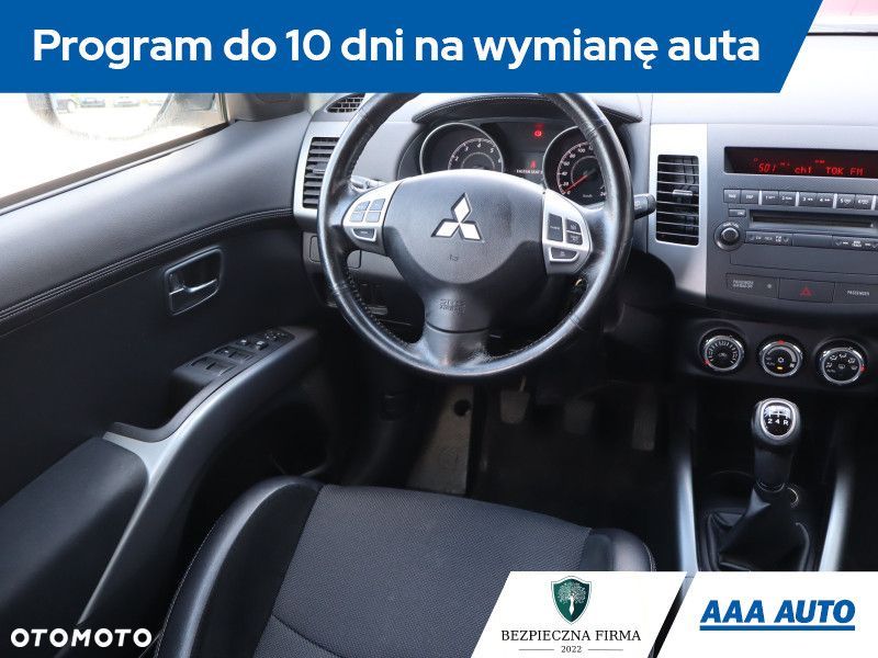 Mitsubishi Outlander - 9