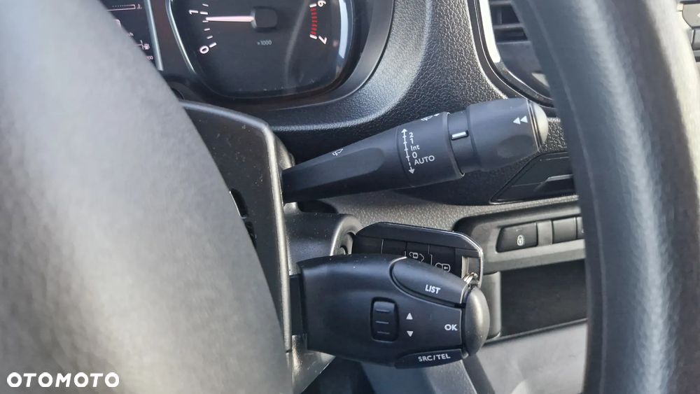Opel Vivaro - 10