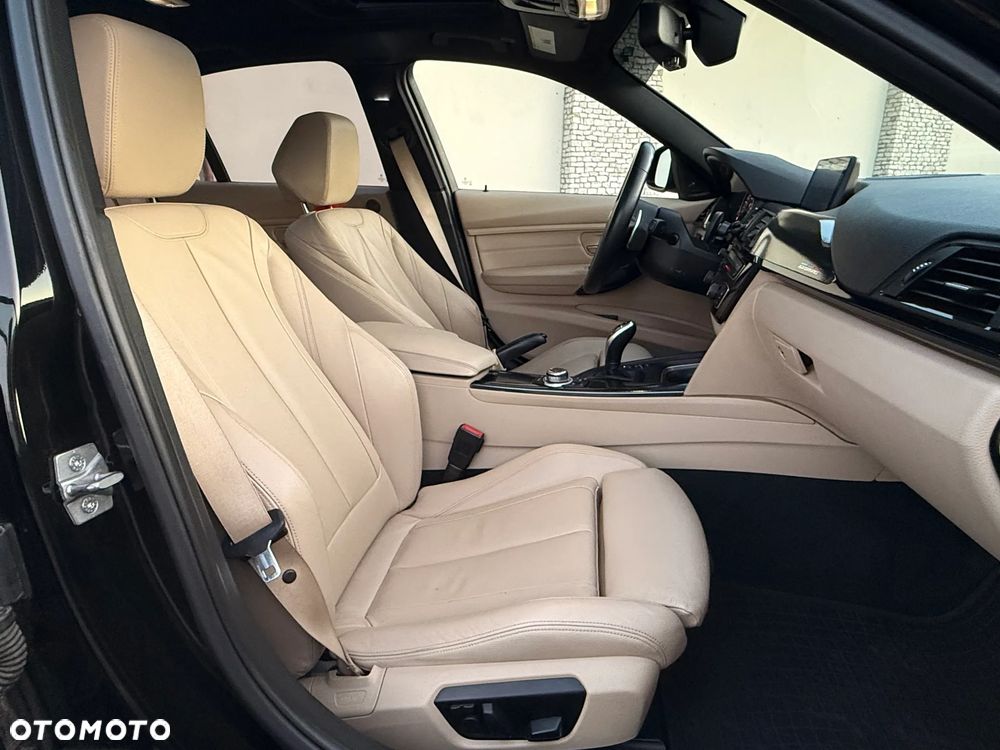 BMW Seria 3 335i xDrive Sport Line - 19