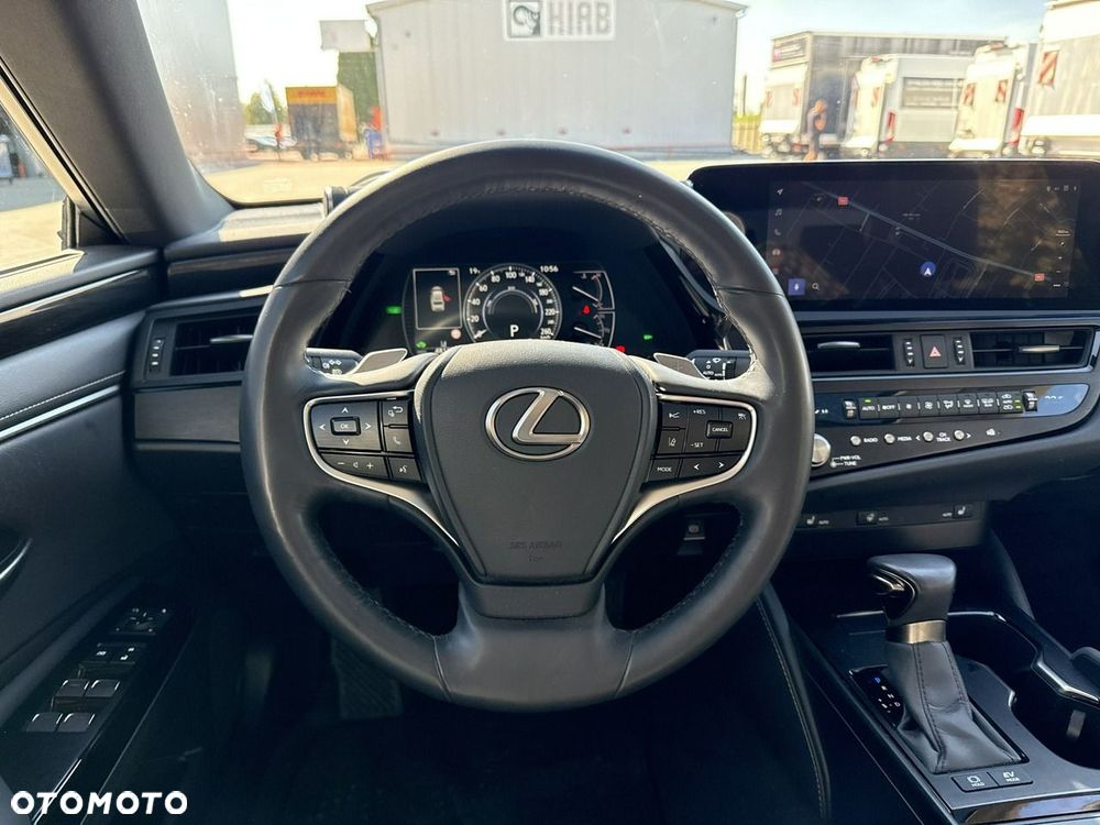 Lexus ES 300h Business Edition - 25