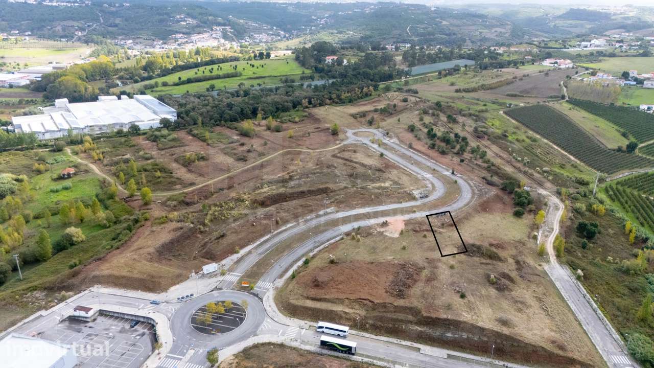 Nova Alcobaça - Lote de terreno para construção de prédio - Grande imagem: 2/6