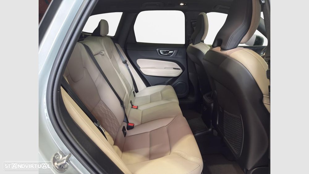Volvo XC 60 2.0 T6 PHEV Plus Dark AWD - 16