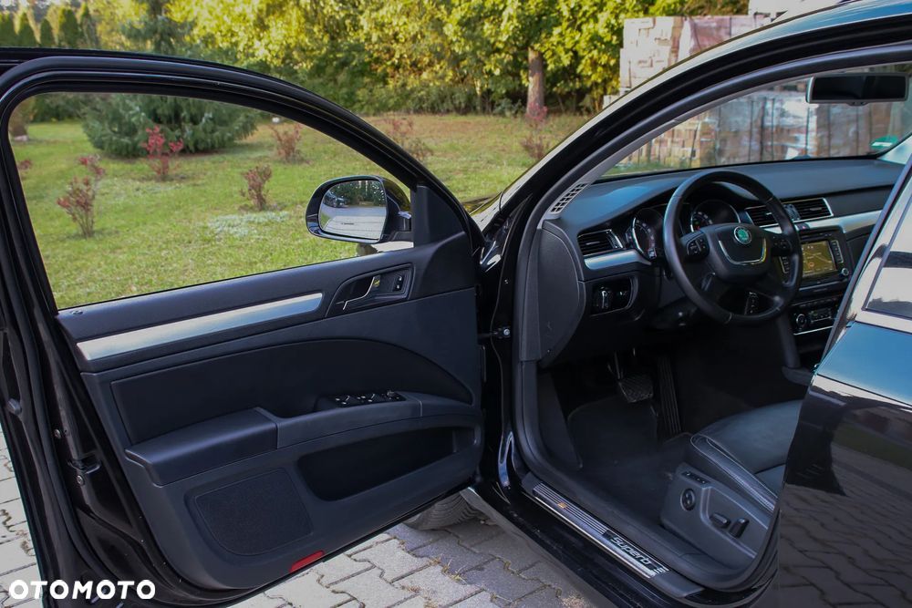 Skoda Superb Combi 2.0 TDI DSG L&K - 29