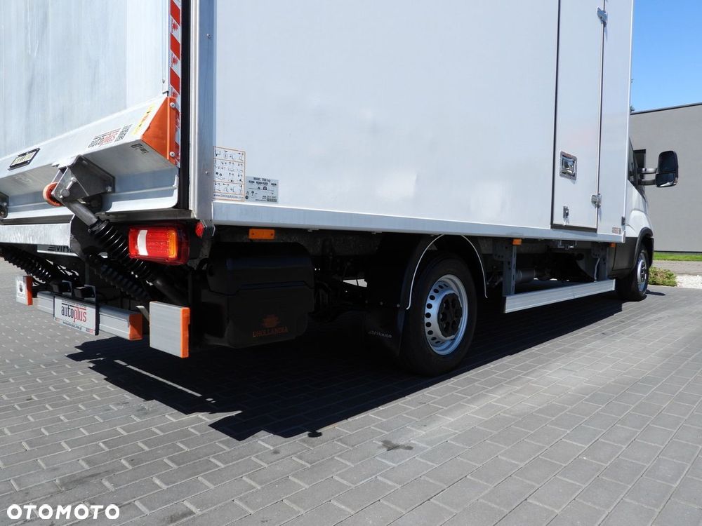 Iveco DAILY 35S18 KONTENER WINDA 8 PALET TEMPOMAT NAWIGACJA LEDY AUTOMAT HI-MATIC KLIMATYZACJA  180KM - 18