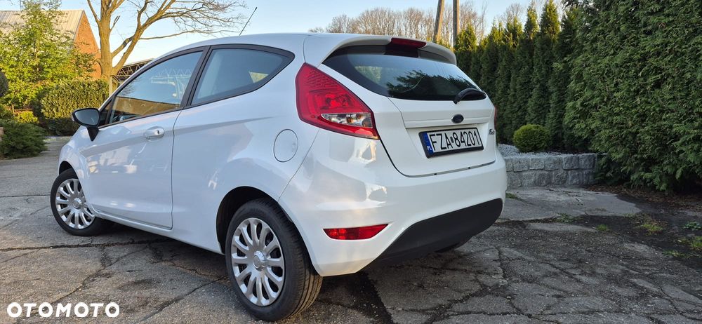 Ford Fiesta 1.25 Ambiente EU5 - 4