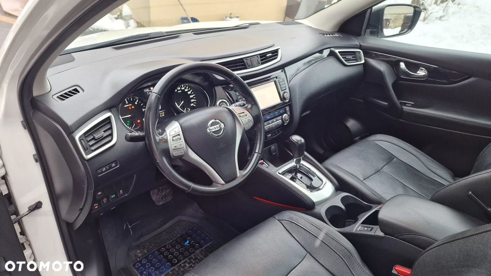 Nissan Qashqai 1.6 DCi Xtronic TEKNA - 25