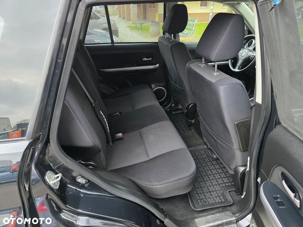 Suzuki Grand Vitara 2.7 V6 - 12