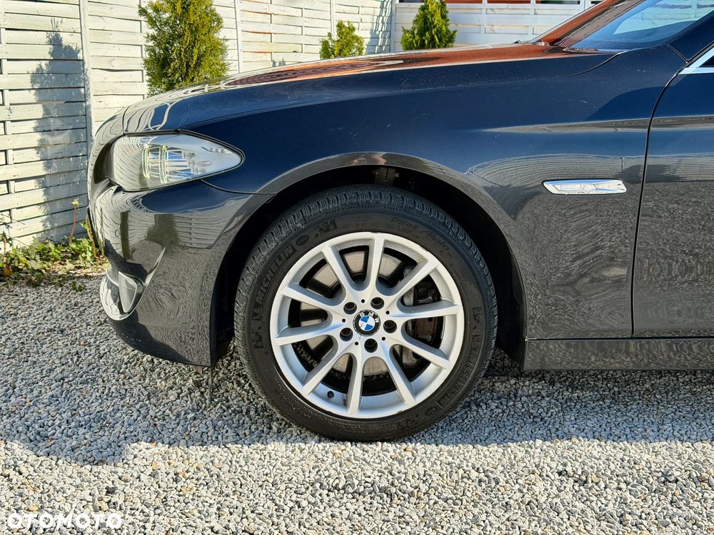 BMW Seria 5 525d - 26