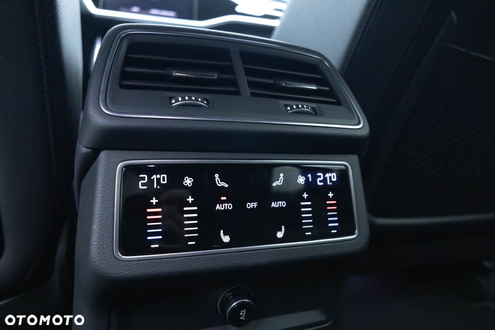 Audi A6 Avant 55 TFSI e quattro S tronic S line - 38