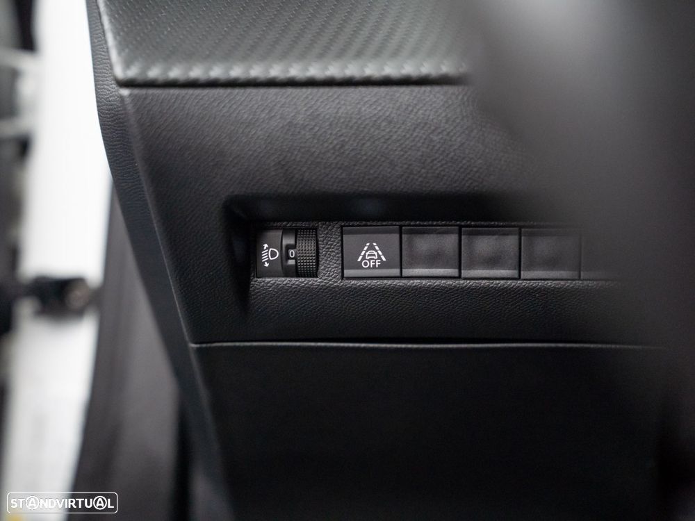 Peugeot 2008 1.5 BlueHDi Allure Pack EAT8 - 17