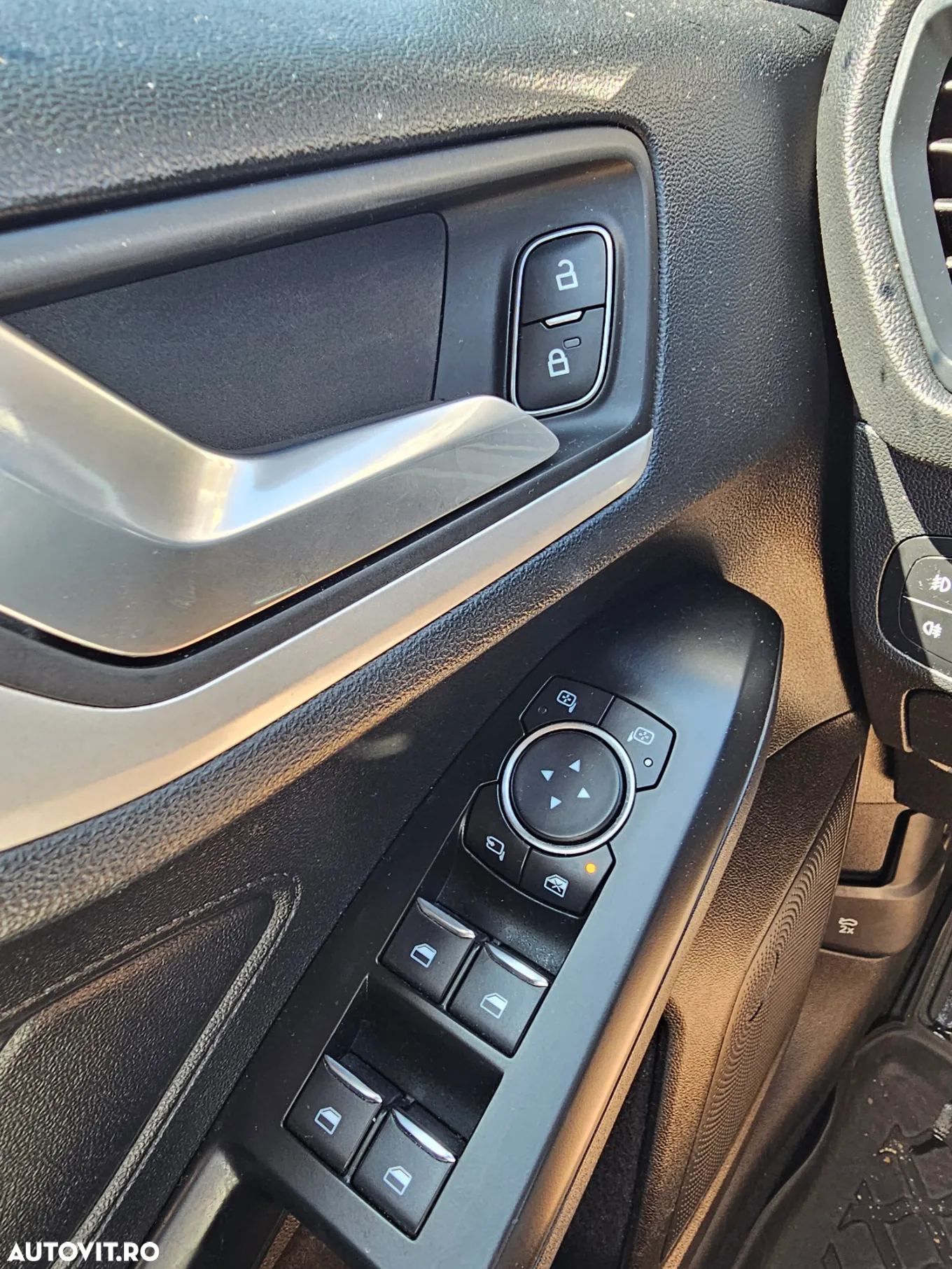 Ford Focus 1.5 TDCi Powershift Titanium - 8