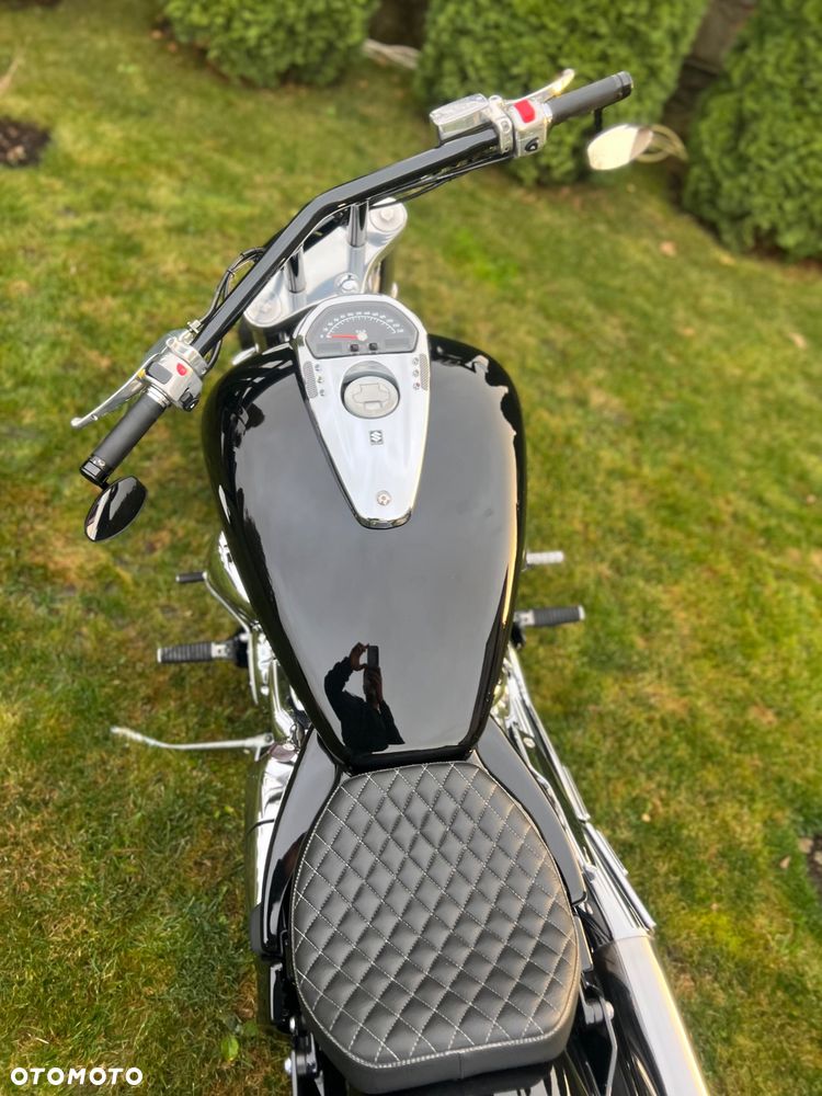 Suzuki Intruder - 4