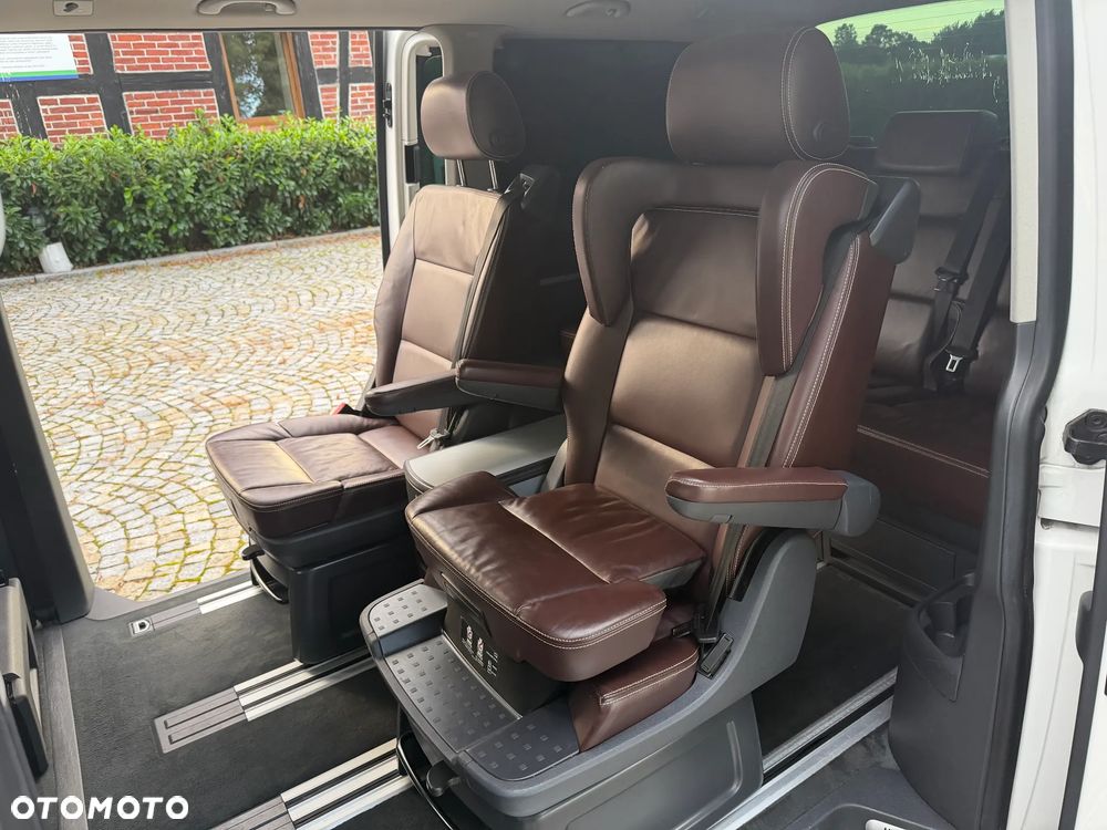 Volkswagen Multivan - 18